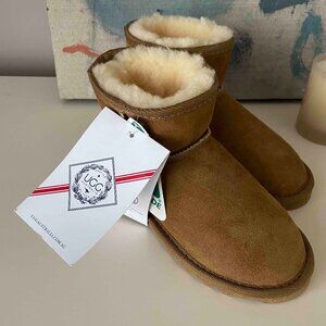 UGGS kids boots | NWT | size 13-1 | fits larger than kids size 11